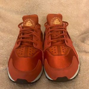 Huaraches size 7 women’s